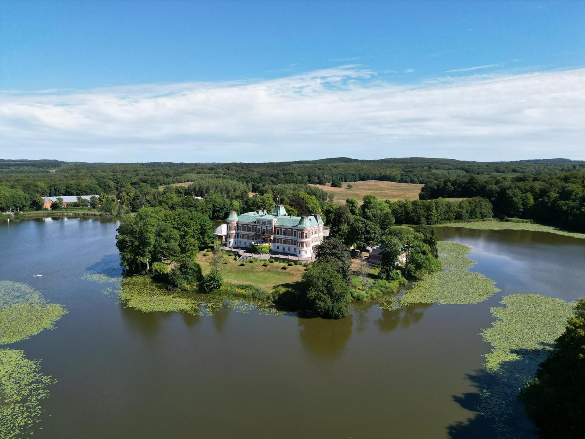 The Norrmans Castle Hotell Genarp Exteriör bild